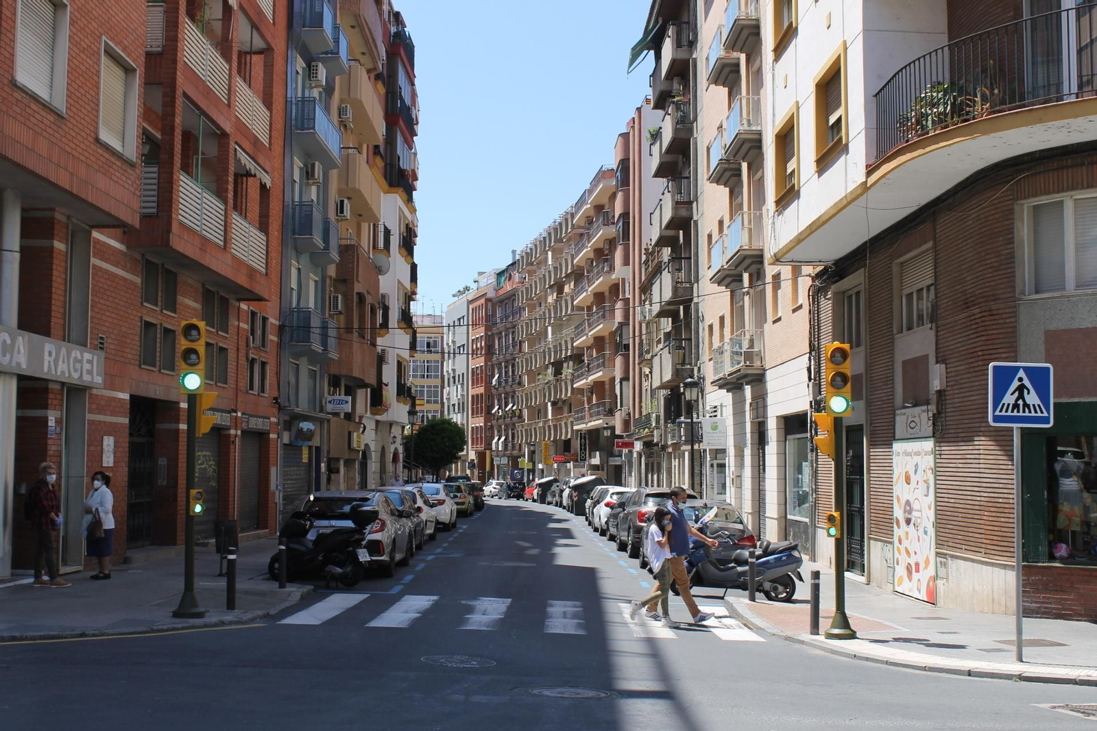 Semáforo en el paso de peatones en la calle Vázquez Limón.