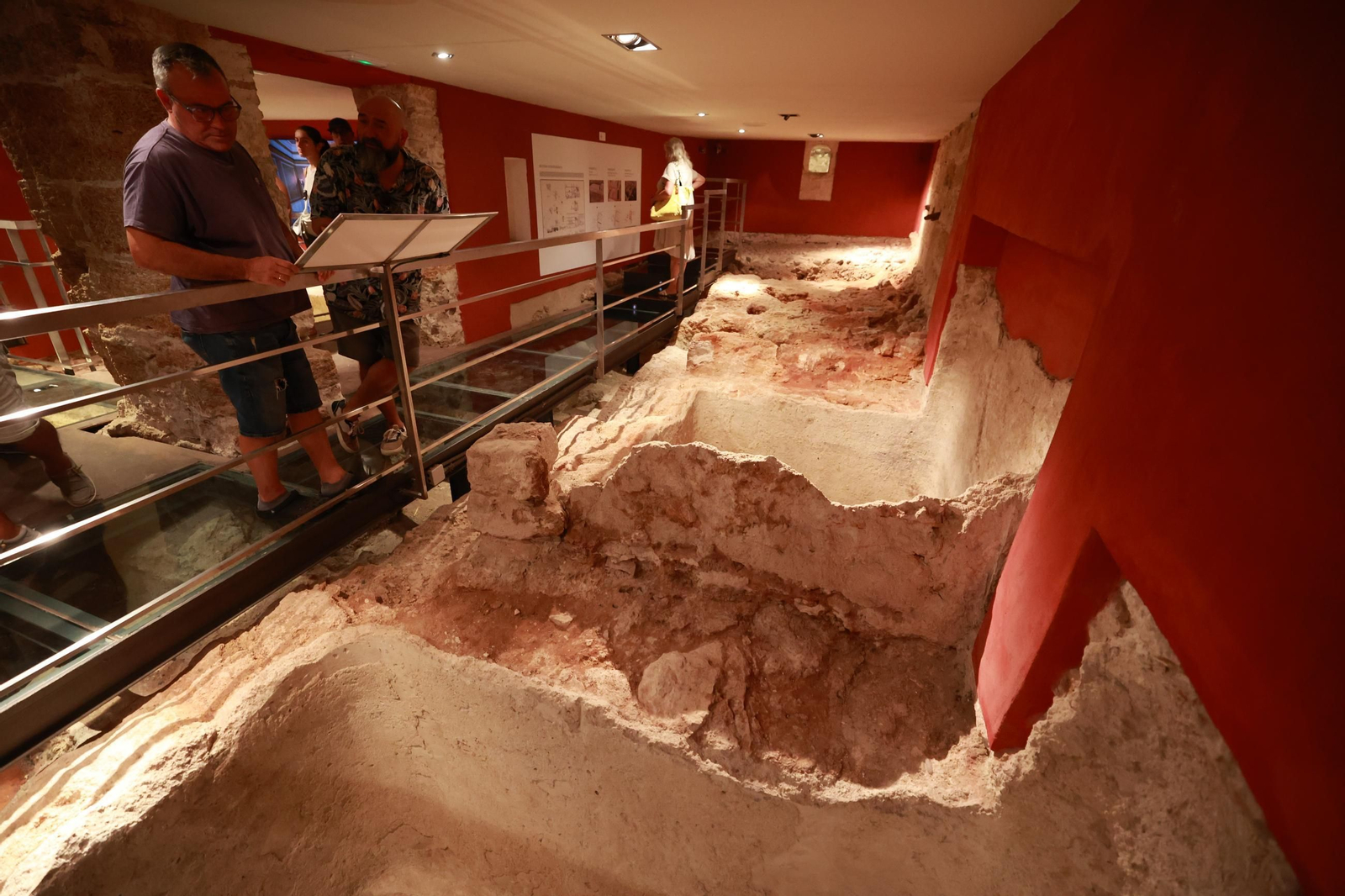 Cartelería en la Casa del Obispo en Cádiz en su nuevo circuito