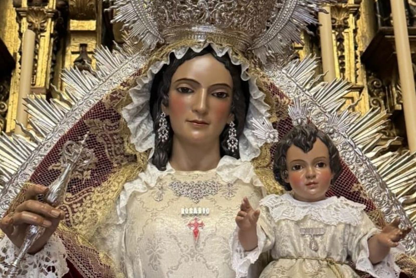La Virgen del Rosario tras la restauración
