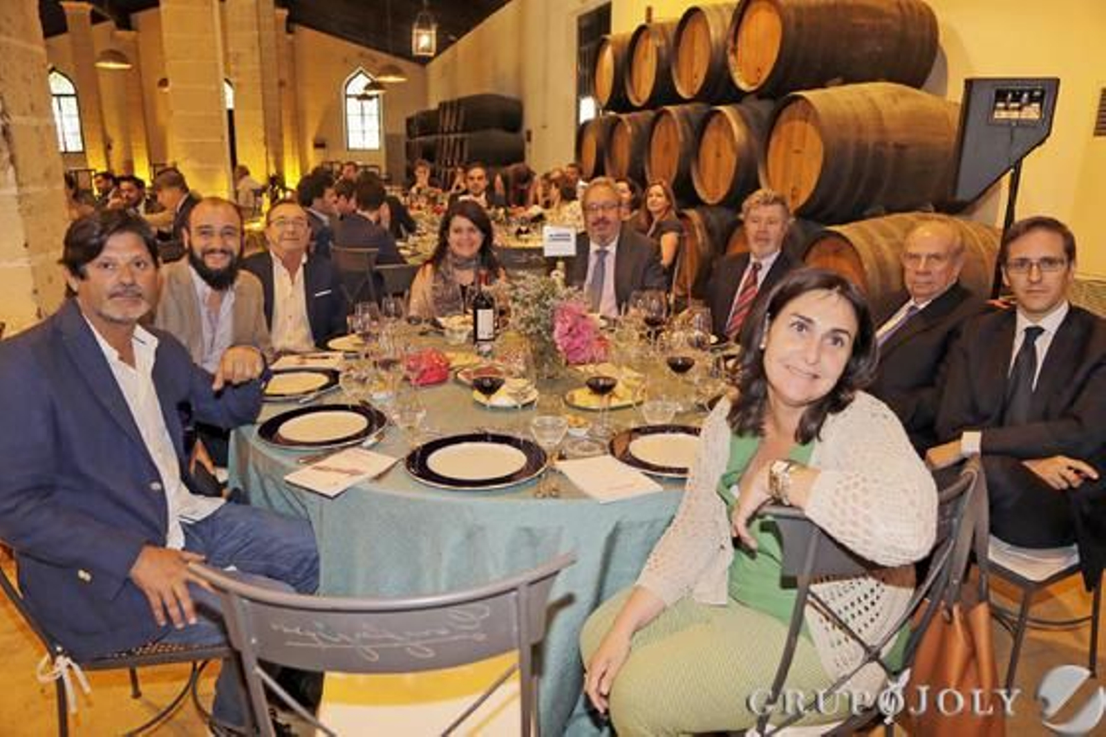 osé Rodríguez Carrasco, Jorge González Povedano  (Industrias Vitivinícolas Portuenses),Rafael González Herrero y Virginia Fernández Ramírez (González Rico Hermanos) María de la Soledad Pla Salcedo (Sugutrans 2000), Eduardo Pla Masot (Foretrack), Manuel Gómez Casero y Manuel Vargas Buhigas (Grupo Rives), y Tomás Jesús García Pulido (Banco Popular). 

Foto: Miguel Angel Gonzalez
