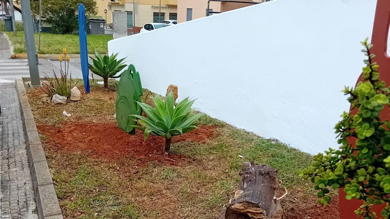 Ánforas realizadas con madera reciclada en la zona del horno romano