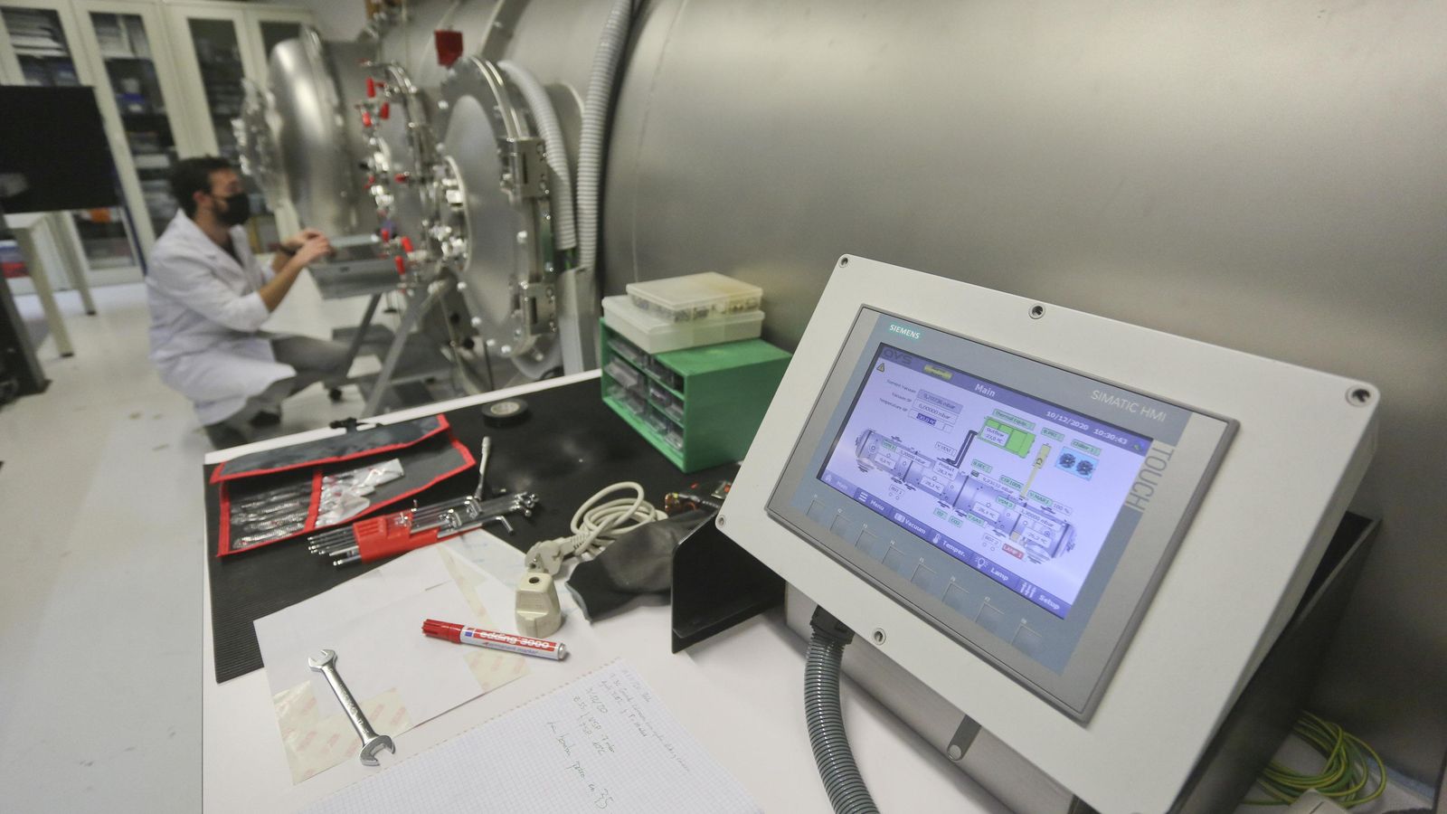 Sistema de medición de los niveles dentro de la cámara.