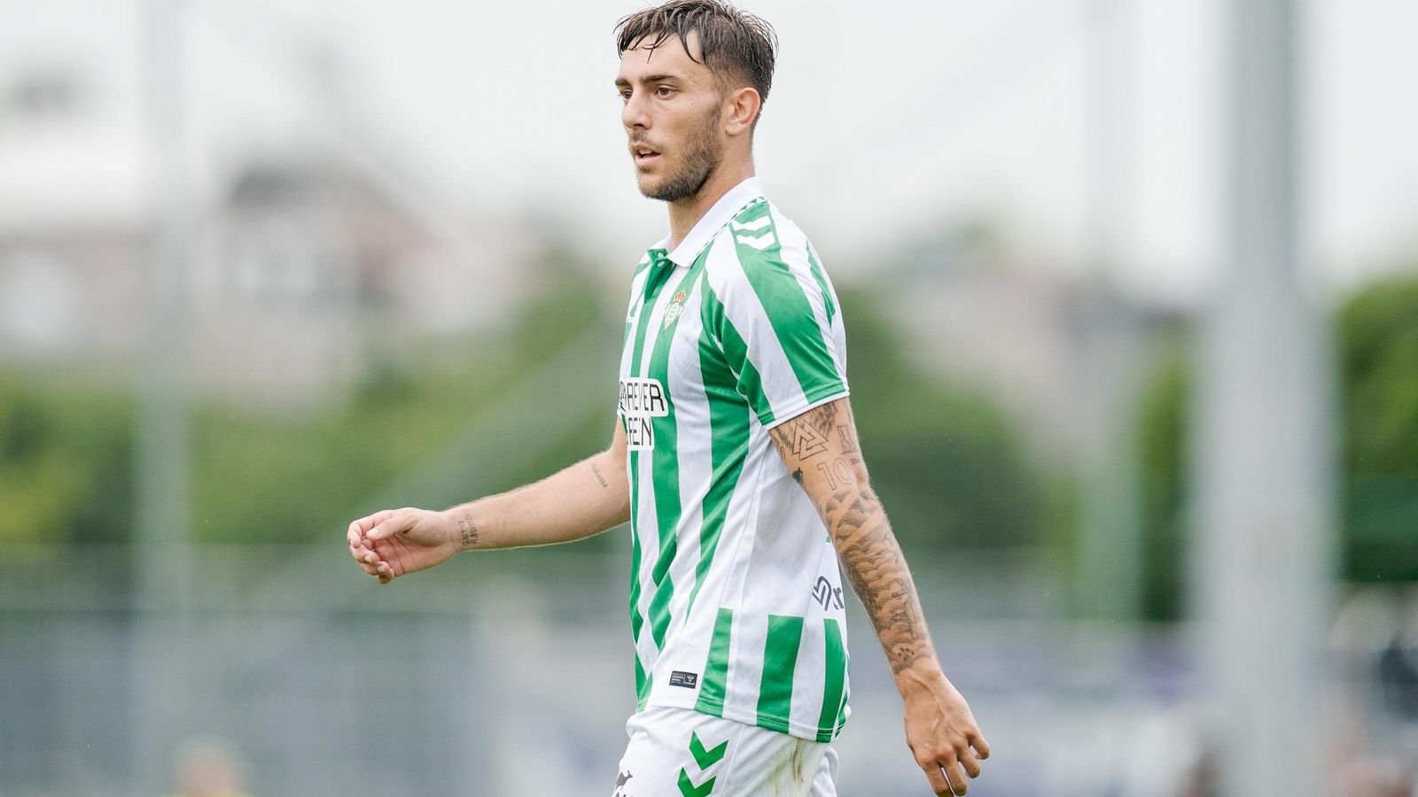 Iker Losada ante el Austria Salzburg