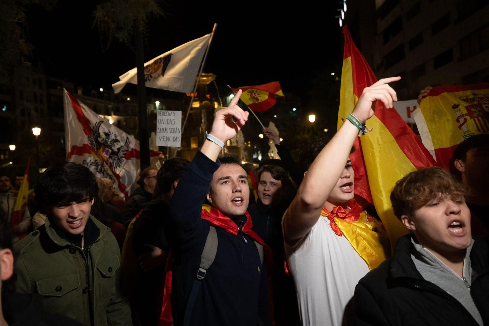 Manifestación contra la amnistía por las calles de Granada