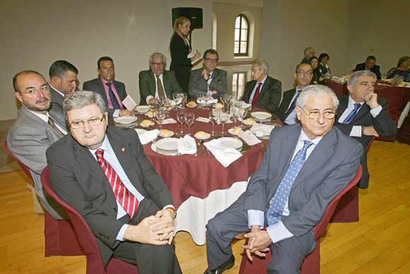 Félix Mario Muñoz, José C. García, F. Javier Toledo, Juan Luis Vargas-Machuca, José Manuel Jareño, Aladino Cordero, Miguel Ángel Pino, Juan Manuel Bouza, Manuel Brenes y José Eduardo Sánchez. 

Foto: Julio Gonzalez/Joaquin Pino/Lourdes de Vicente