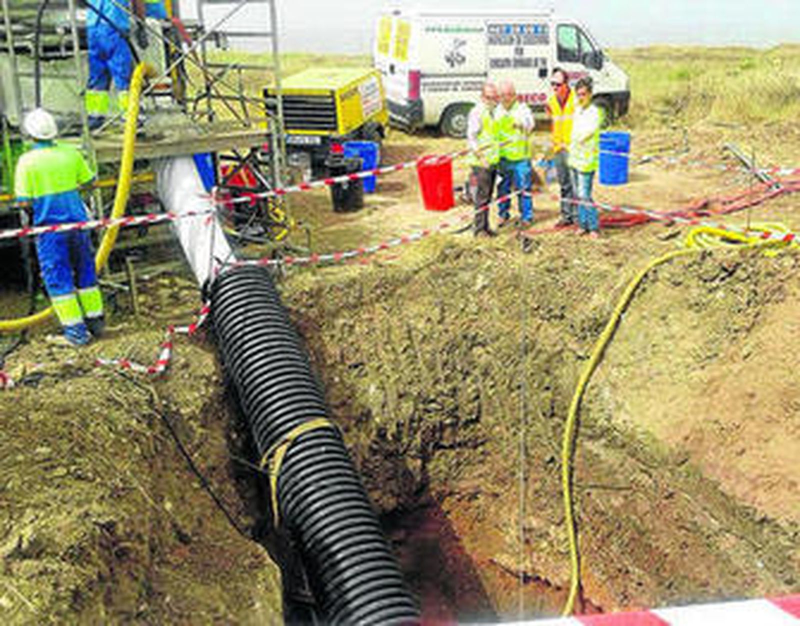 Aqualia tuvo que reparar la tubería del emisario submarino por un reventón en agosto de 2015.