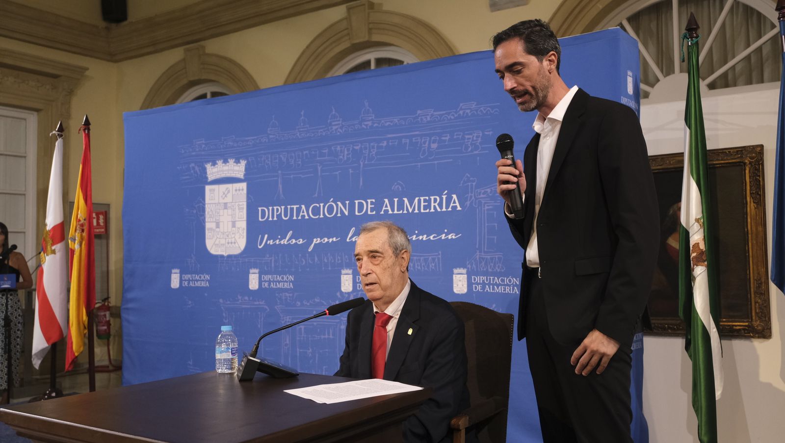 Imágenes de la entrega del Escudo de Oro de la Diputación de Almería a Ambrosio Sánchez