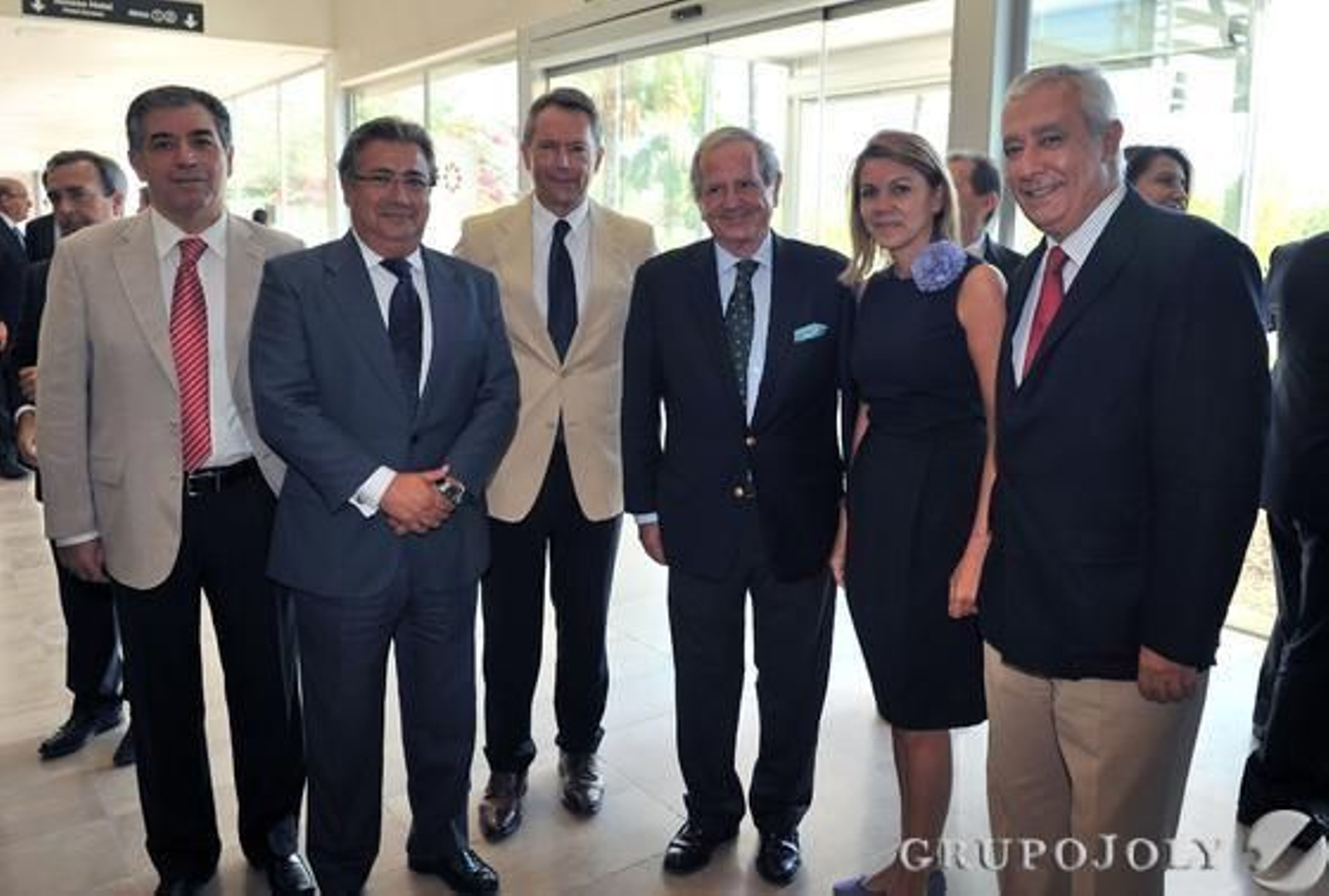 Antonio Pérez, director general de Vega Real Innova; Juan Ignacio Zoido, presidente del PP andaluz y alcalde de Sevilla; José Joly, presidente del Grupo Joly; José Gandía, presidente de Vega Real Innova; María Dolores de Cospedal, secretaria general del PP y presidenta de Castilla-La Mancha, y Javier Arenas.

Foto: Victoria Hidalgo / Juan Carlos Vazquez