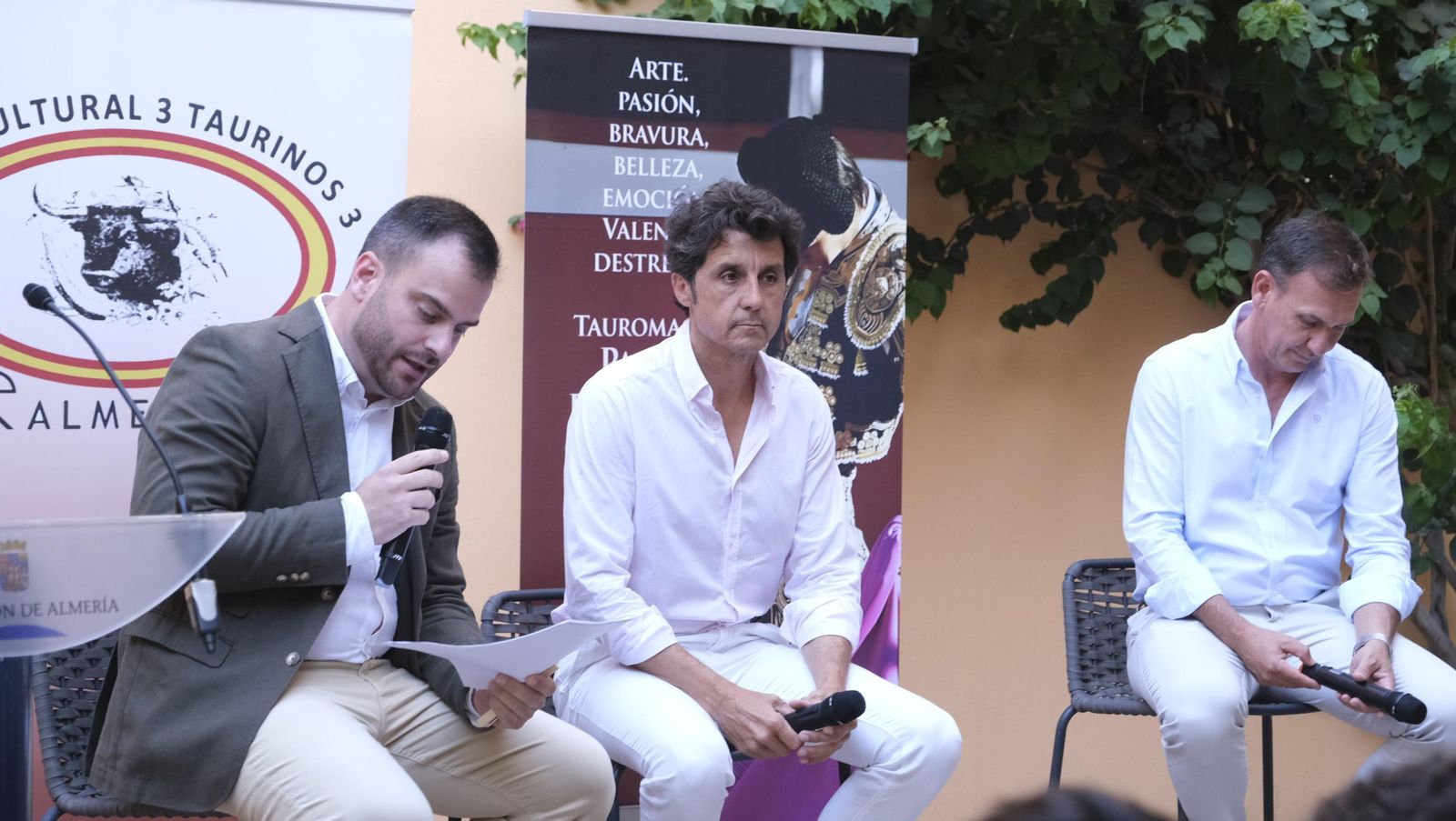 Conferencia del Foro Cultural 3 Taurinos 3, en imágenes