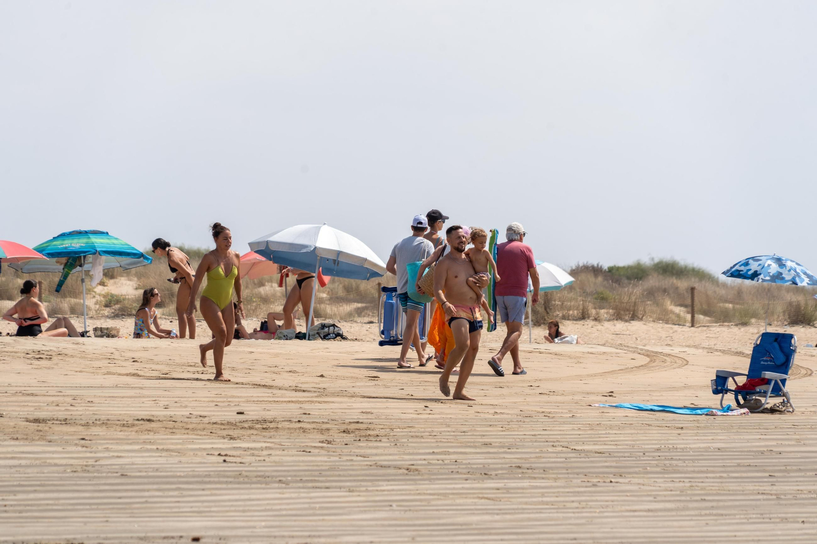 El ambiente de las playas de Huelva el domingo 24 de agosto