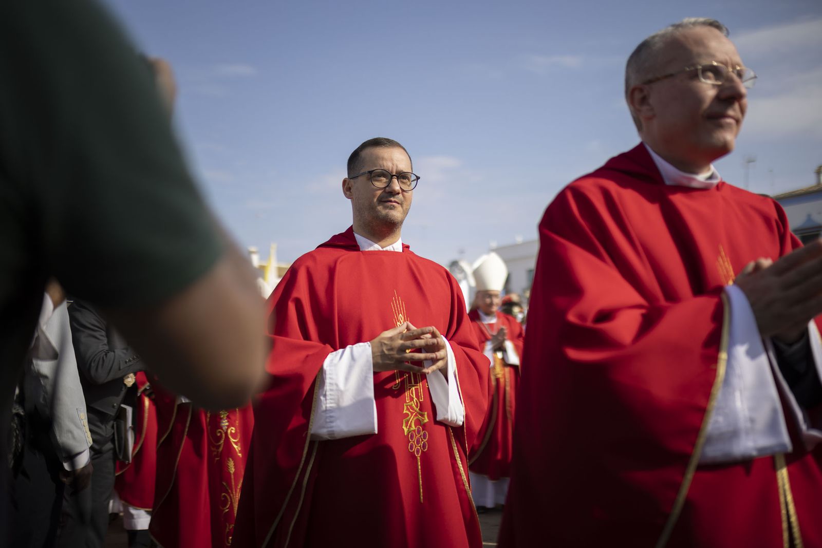 El Rocio 2023: Imágenes de la misa Pontifical del Domingo de Pentecostés