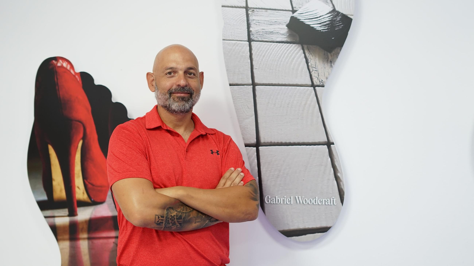 Fotos de la exposición 'Huellas de ida y vuelta' de Márgenes y Vínculos en Tarifa