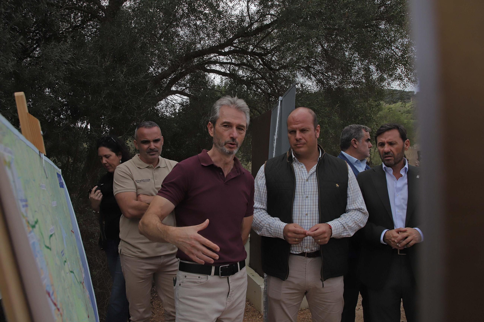 Fotos de la visita del Puente de Hierro del río Palmones tras la finalización de las obras de rehabilitación realizadas por la Junta de Andalucía en Los Barrios
