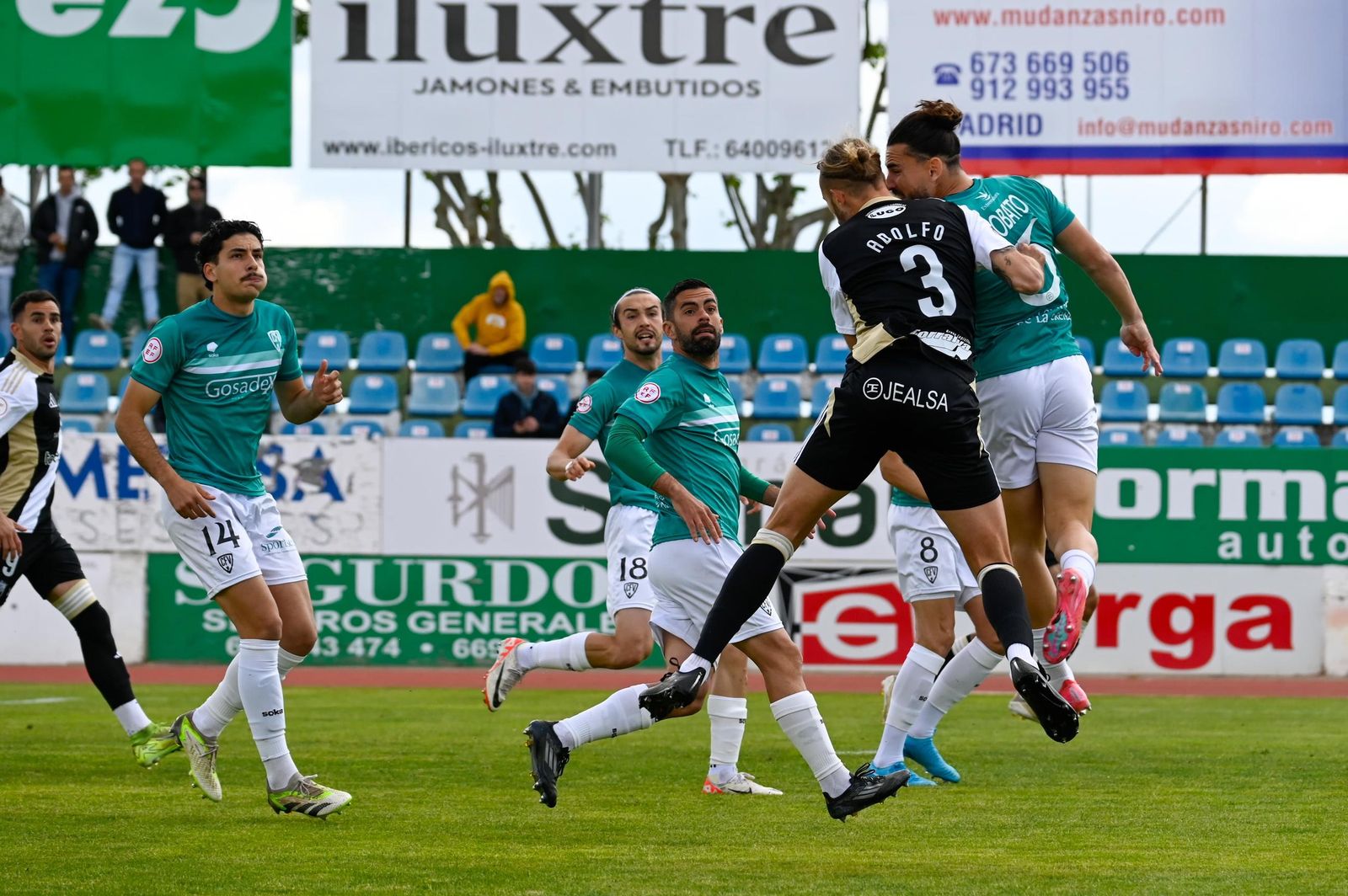 La derrota del Xerez CD en el Romero Cuerda ante el Villanovense en imágenes