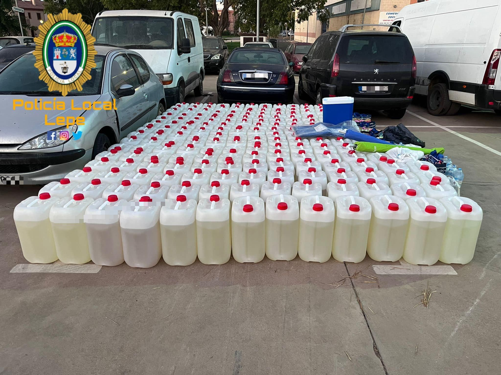 Garrafas de gasolina intervenidas en Lepe. Garrafas de gasolina intervenidas en Lepe.