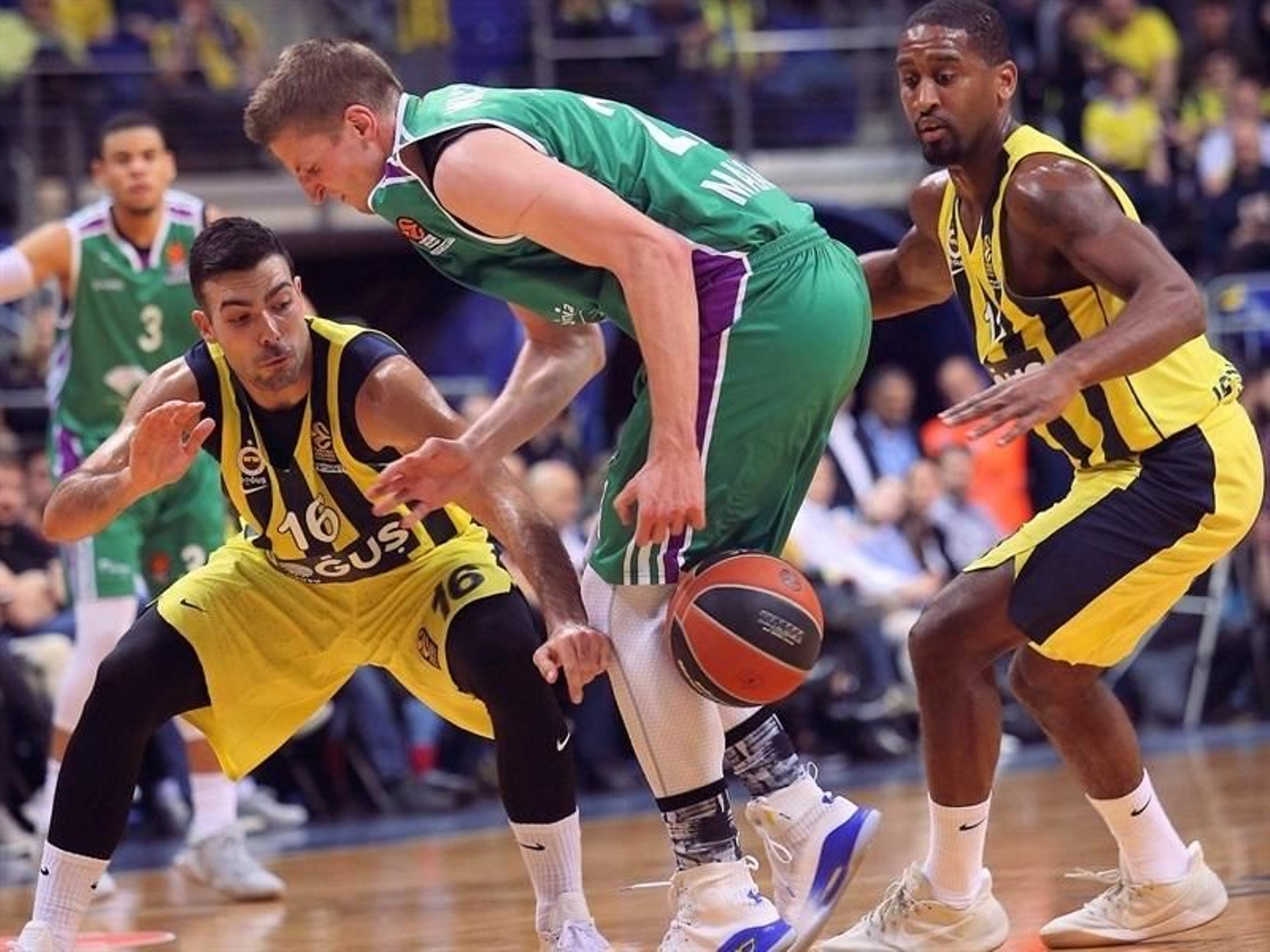 Los cinco años de Adam Waczynski en el Unicaja, en fotos