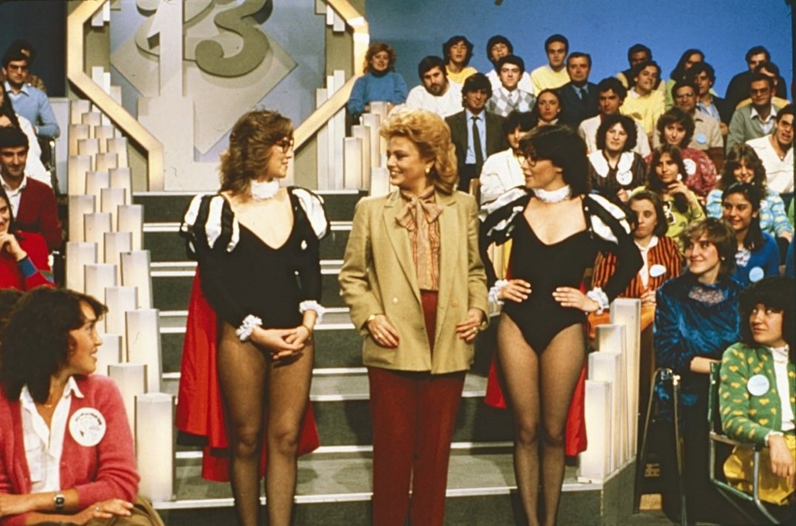 Mayra con dos de las azafatas en su primera temporada en el 'Un, dos, tres', en 1982