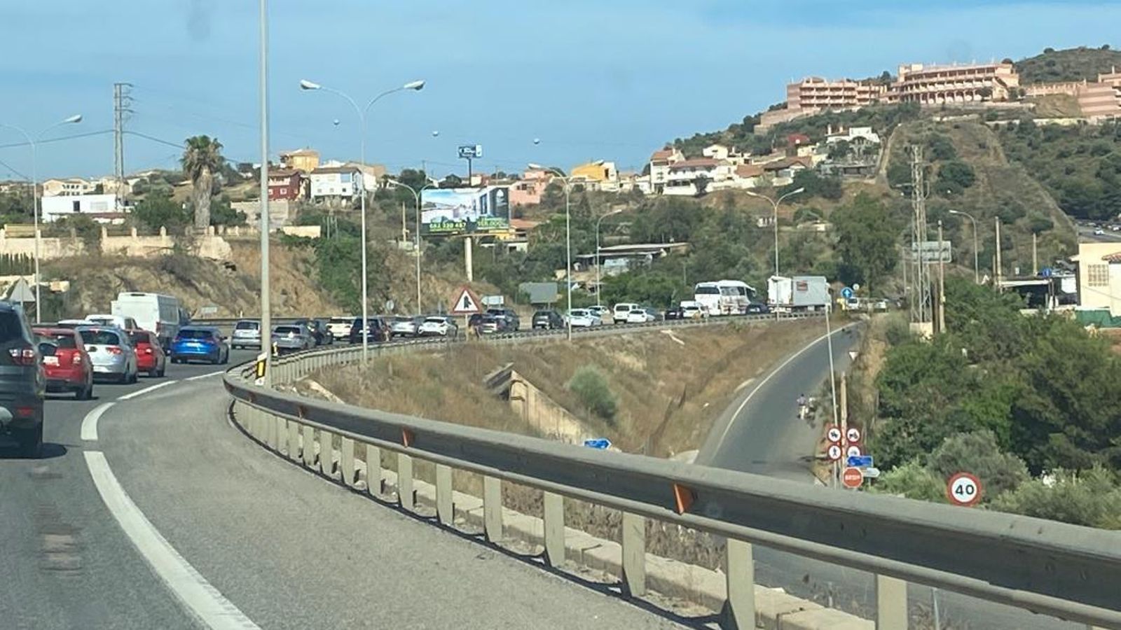 Atasco en la A-7 en Rincón de la Victoria. Atasco en la A-7 en Rincón de la Victoria.