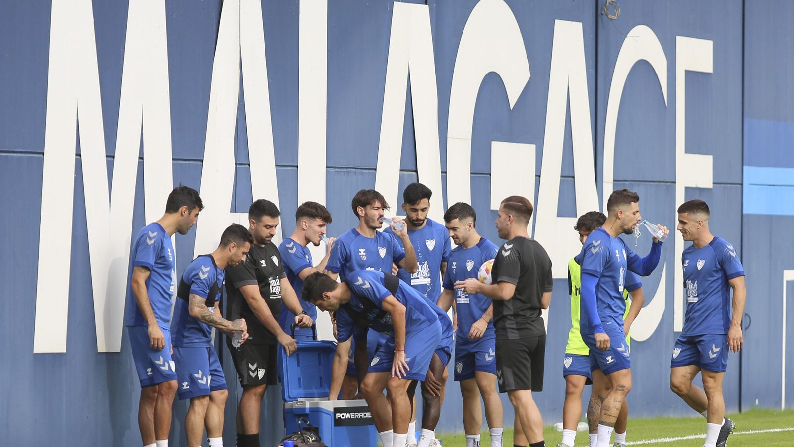 Los jugadores malacitanos durante un entrenamiento de la presente temporada.