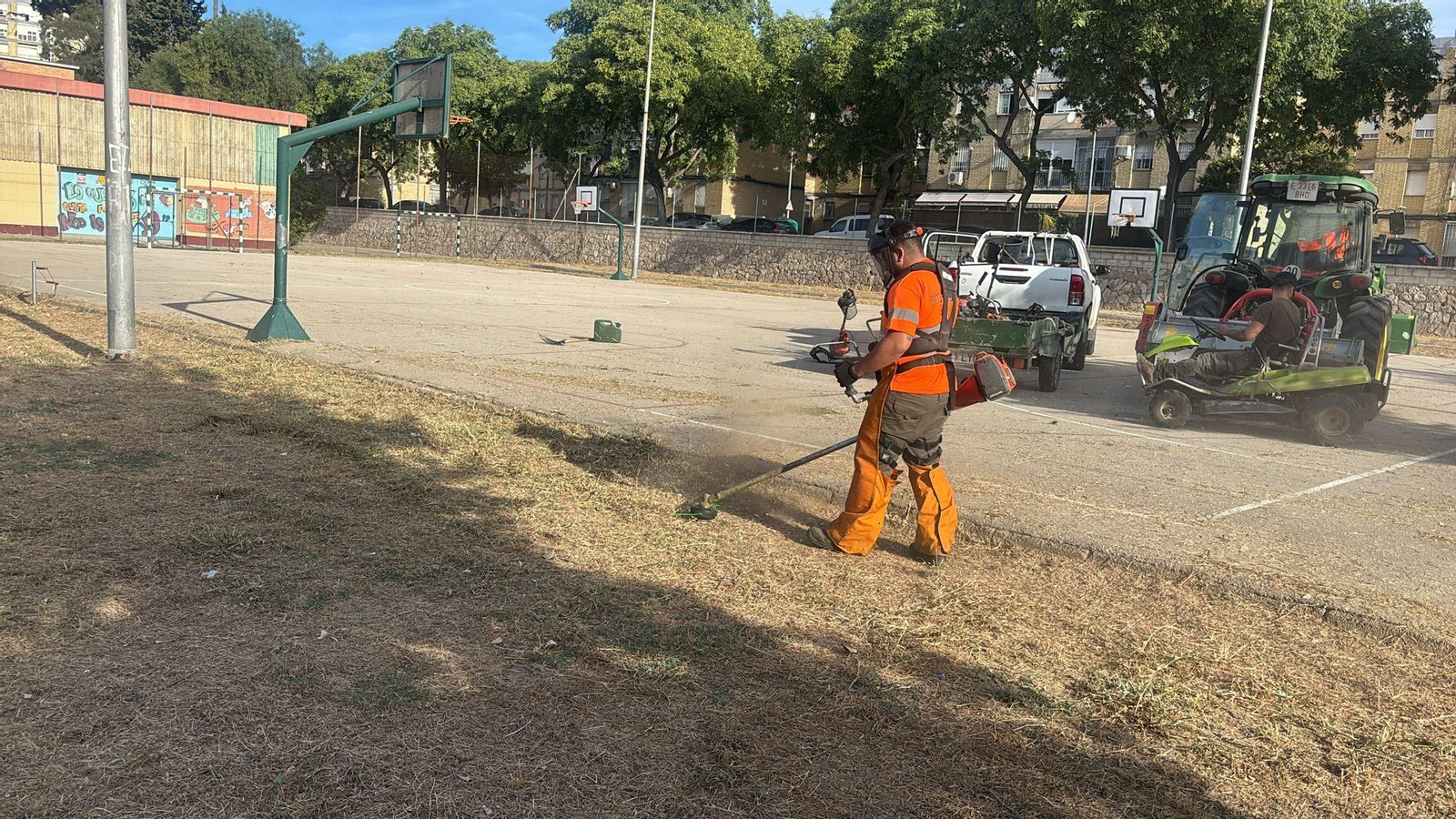 Trabajos de mantenimiento en un colegio de Jerez.