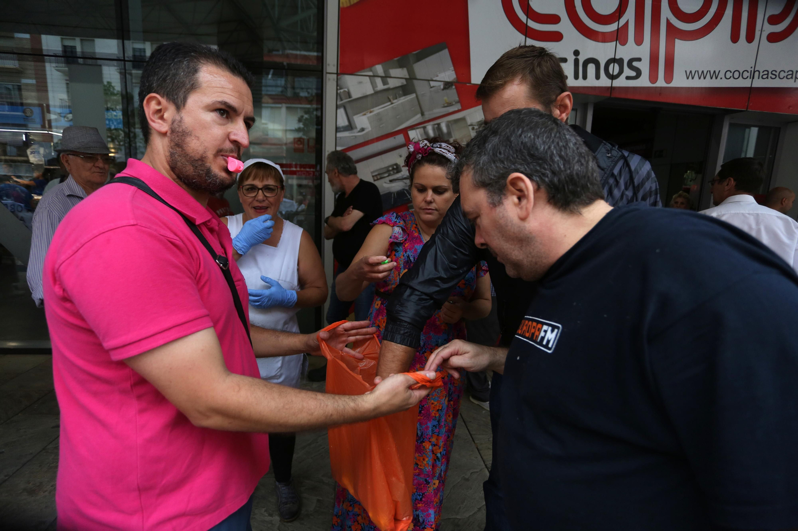 Más imágenes de la protesta de los minoristas del mercado de San Sebastián