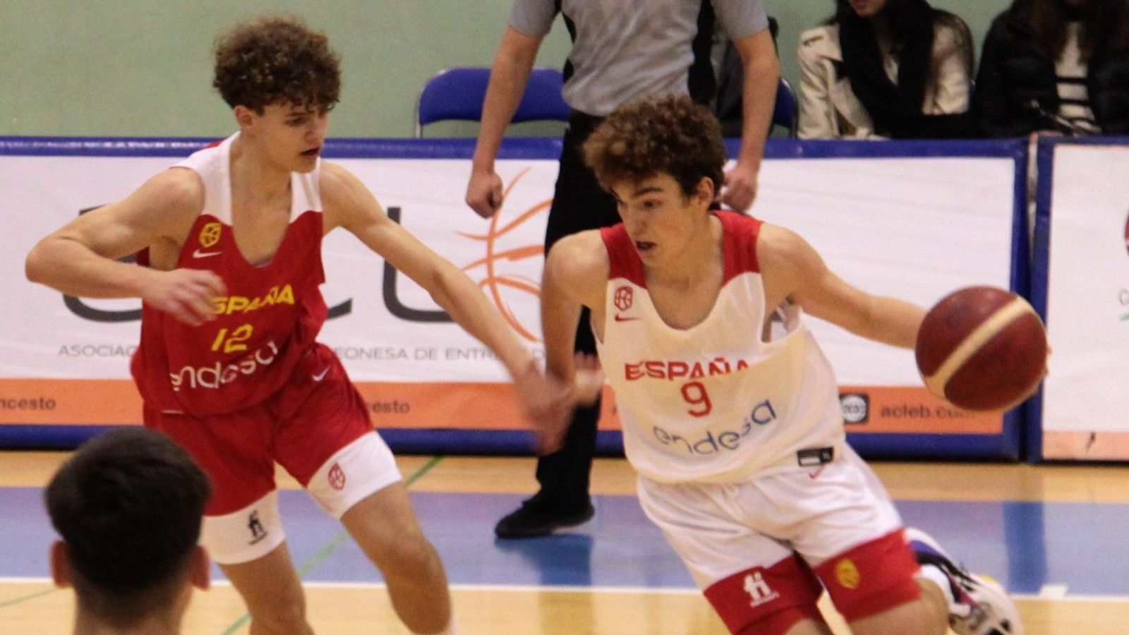 Manu Trujillo, con España sub 16 en Íscar.