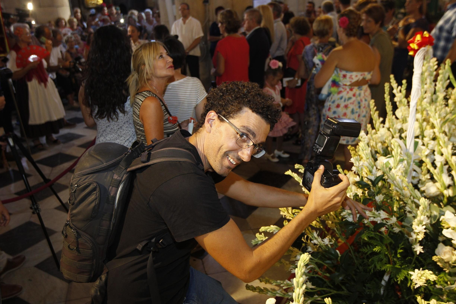 Fotogalería ofrenda floral a la Virgen del Mar. Feria de Almería 2019