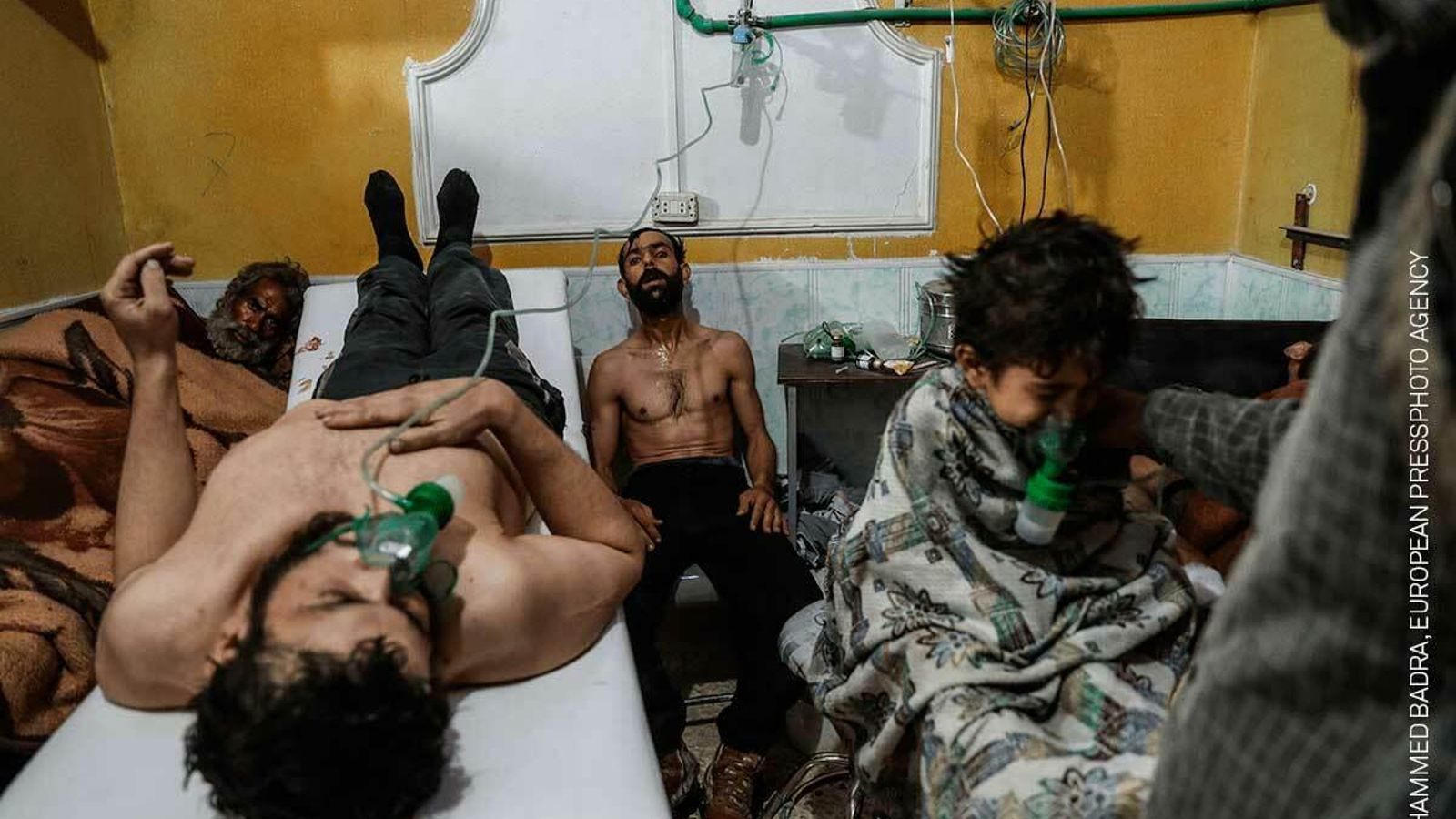 'Víctimas de un presunto ataque con gas reciben tratamiento en Guta oriental'.