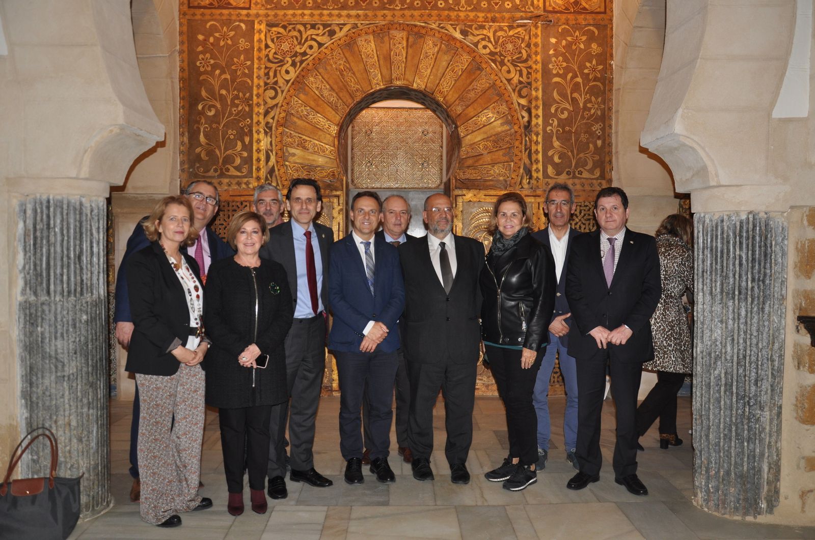 El alcalde, David de la Encina junto al director general de El Centro Inglés y la directiva de CICAE.
