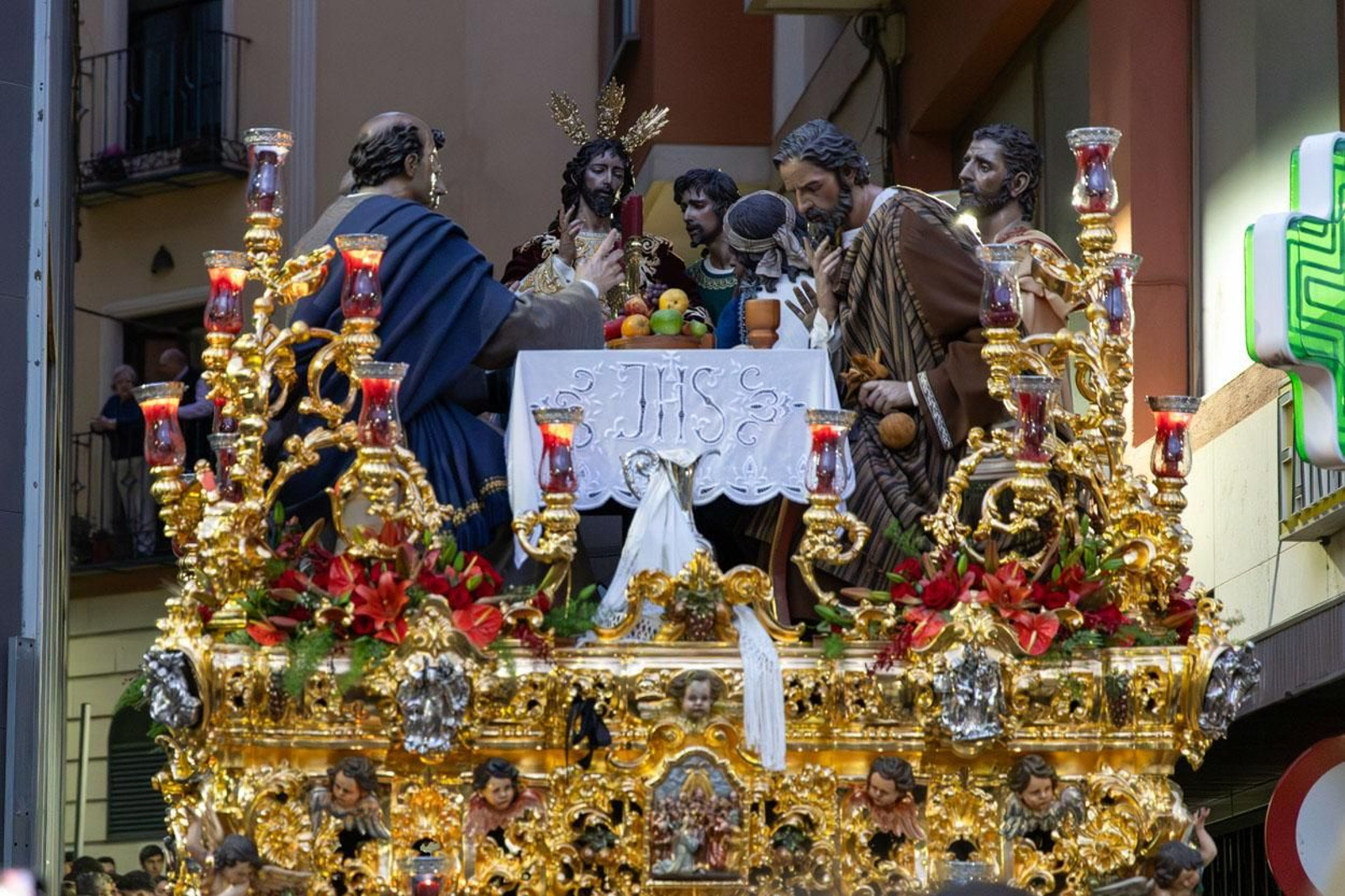 Los jiennenses arropan a las tres cofradías de la tarde en un Domingo de Ramos más caluroso de lo esperado (II)