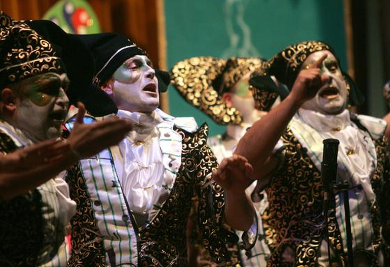 Comparsa algecireña 'Los bufones del zur'

Foto: José María Quiñones