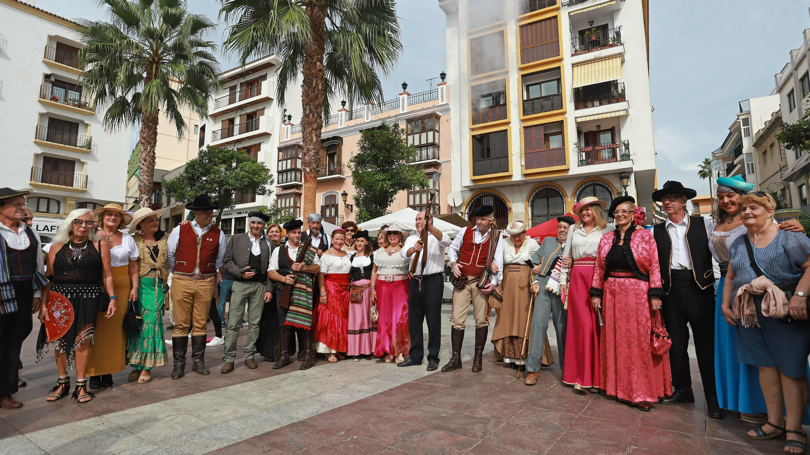 Las mejores fotos del paseo por el mercado de Entremares 2019
