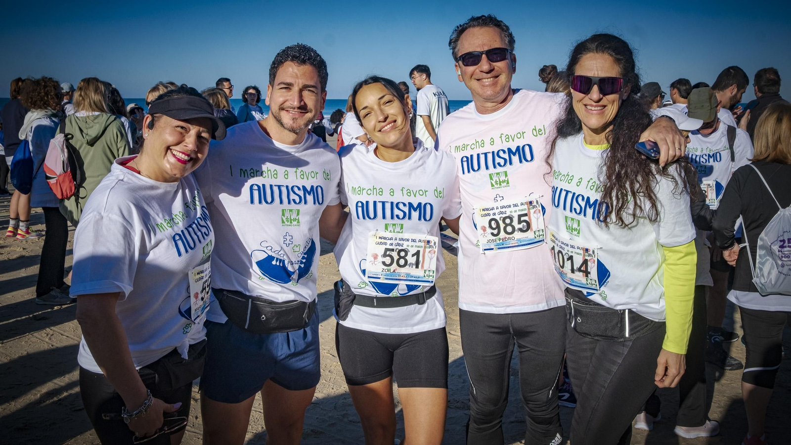 Búscate entre las imágenes de la  ‘I Marcha a favor del autismo’ en Cádiz