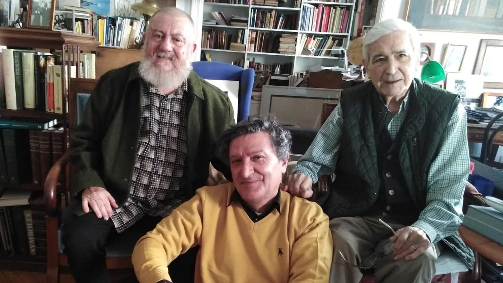 Guillermo Pérez Villalta, Antonio Bonet Correa y, en el centro, el editor Juan Carlos Valera.