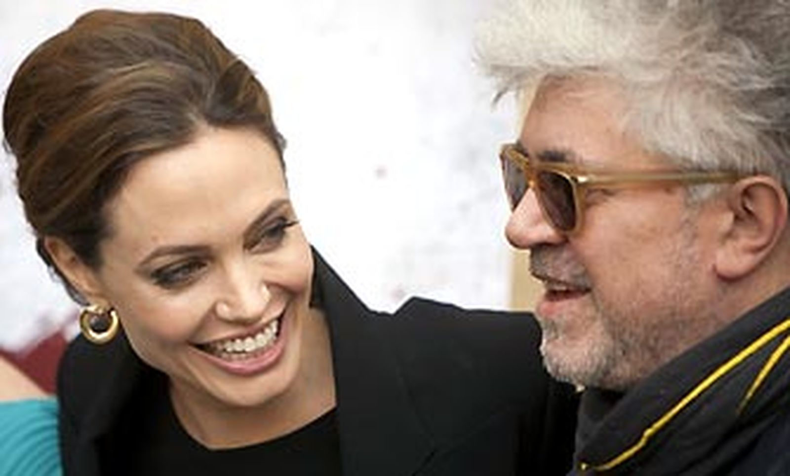 Angelina Jolie le pide a Almodóvar ser su 'chica'