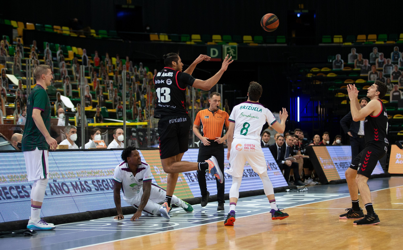 Lance del partido en Bilbao.