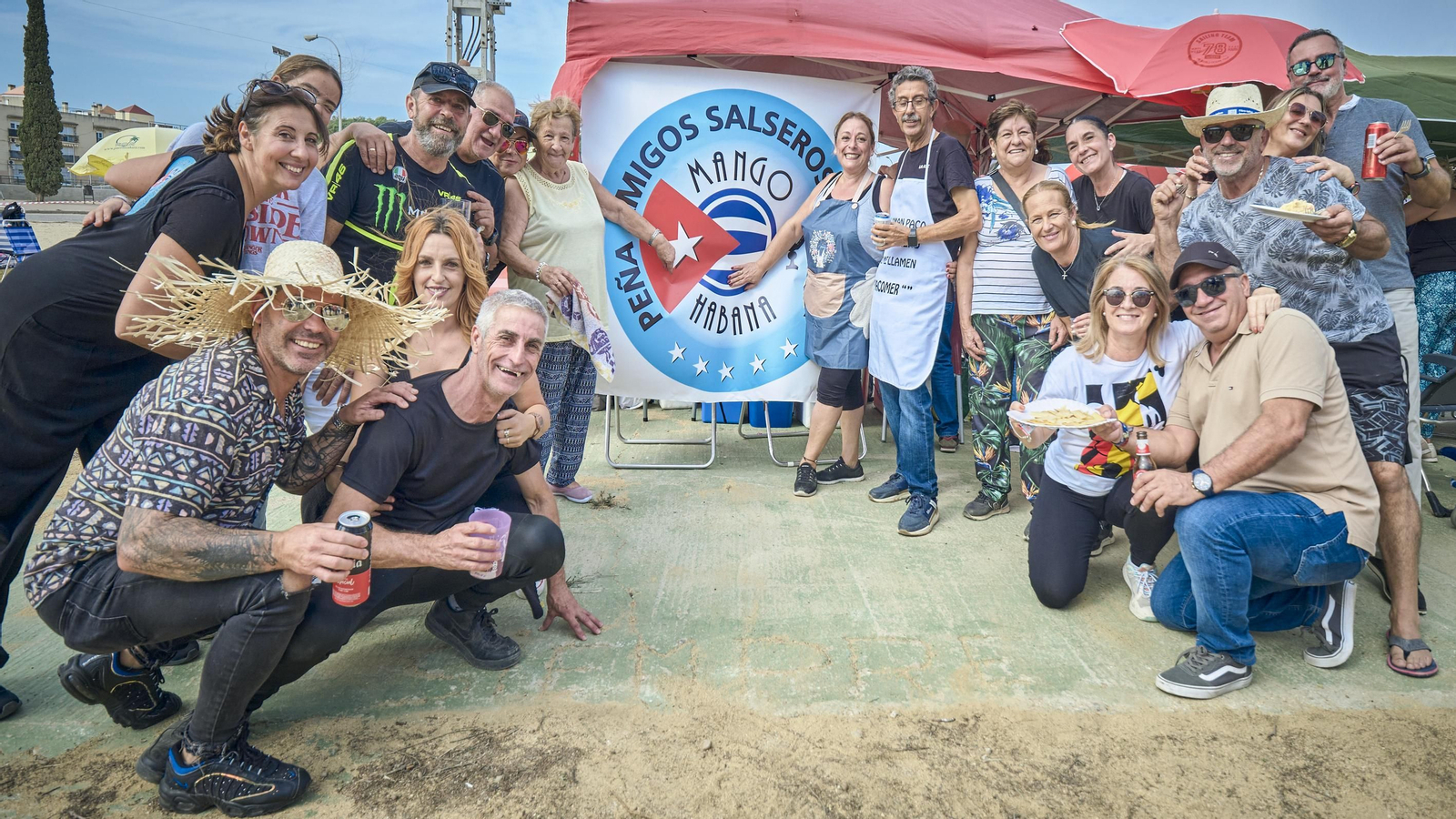 Concurso de paellas en Las Canteras.