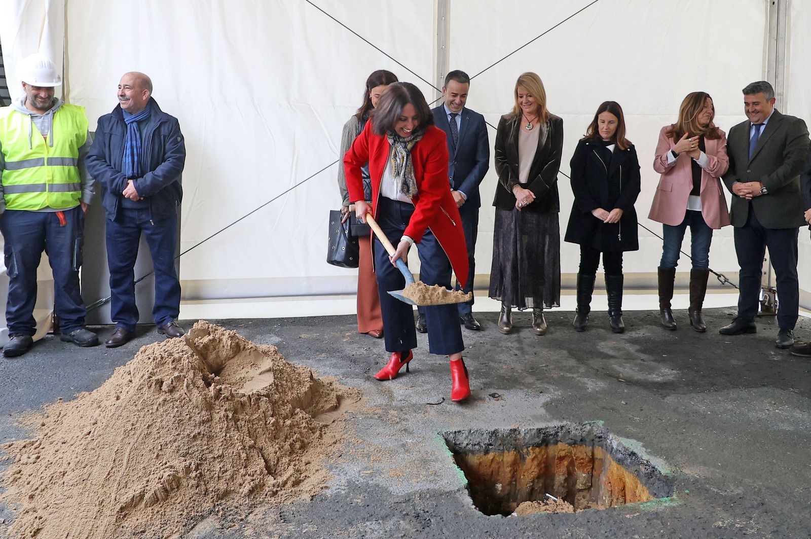 Fotografías de la colocación de la primera piedra de las obras de ampliación y reforma de la Escuela de Arte y Superior de Diseño León Ortega de Huelva