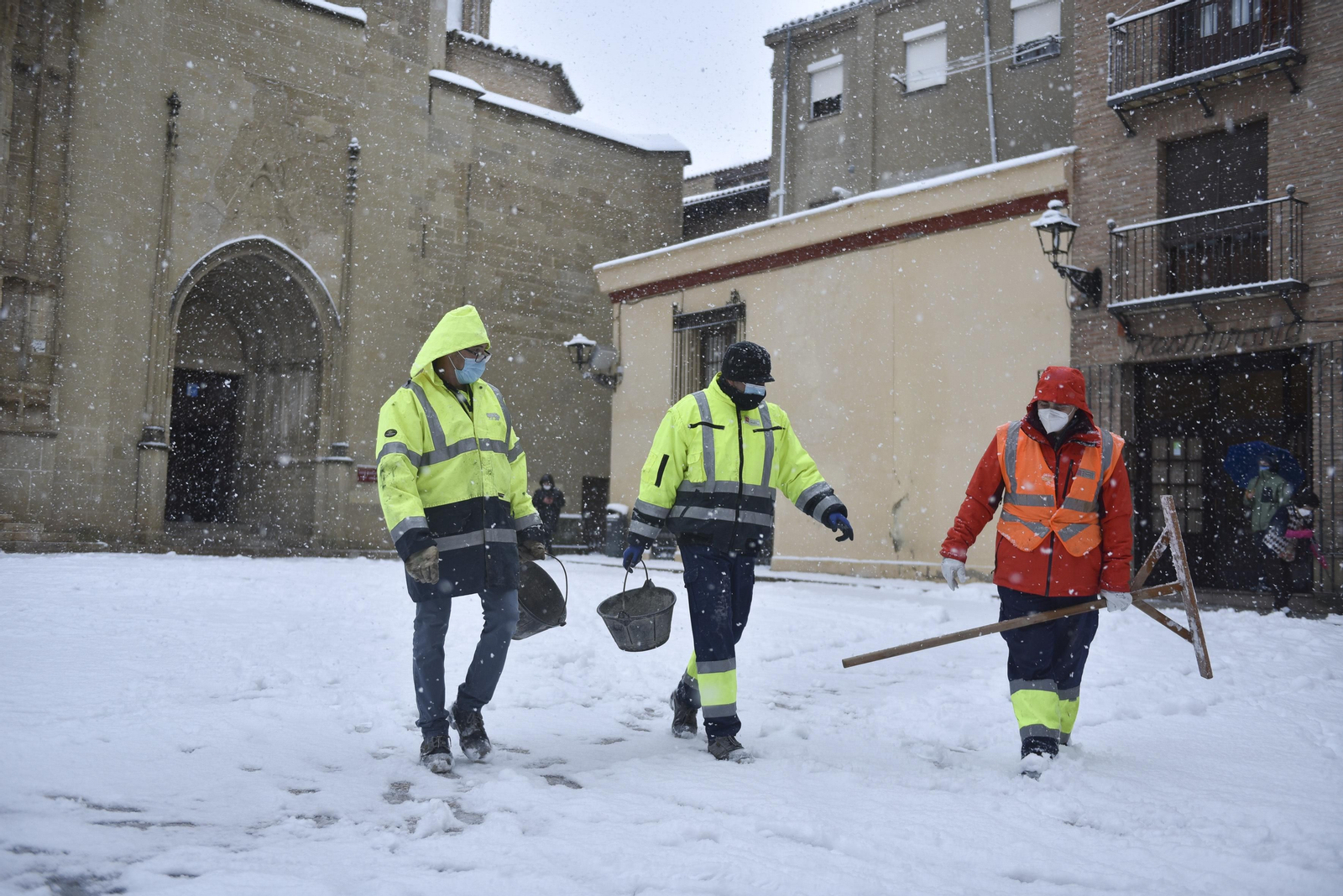 El segundo día del temporal 'Filomena' en imágenes: más nieve y caos