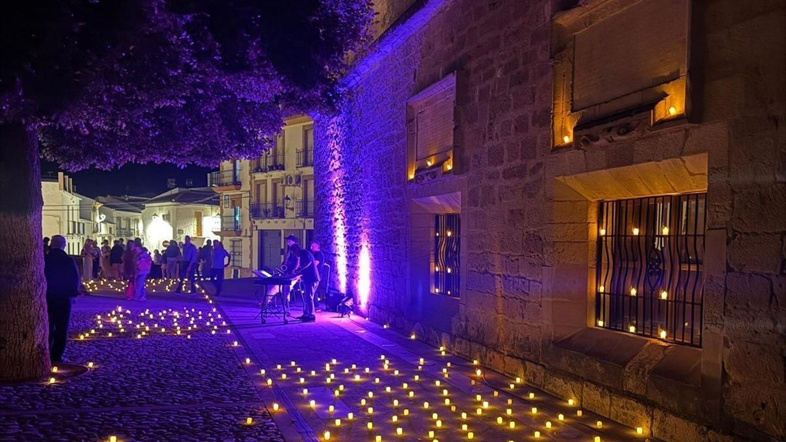Castillos a la luz de las velas en Arjona, municipio que dará el pistoletazo de salida.