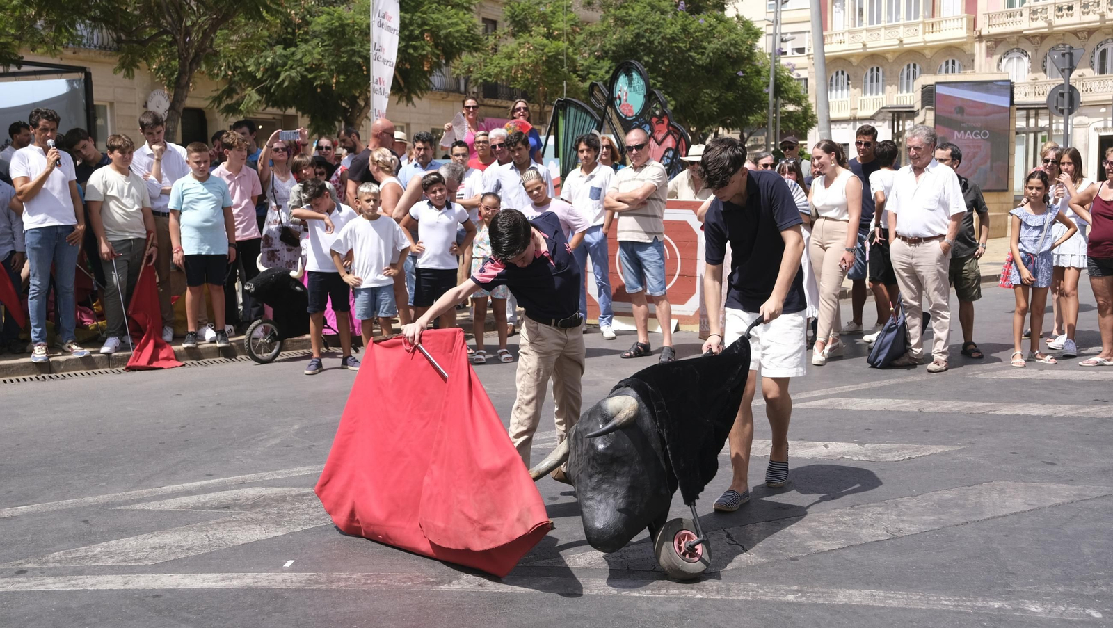 Exhibición de toreo de salón de la Escuela Taurina de Almería, en imágenes
