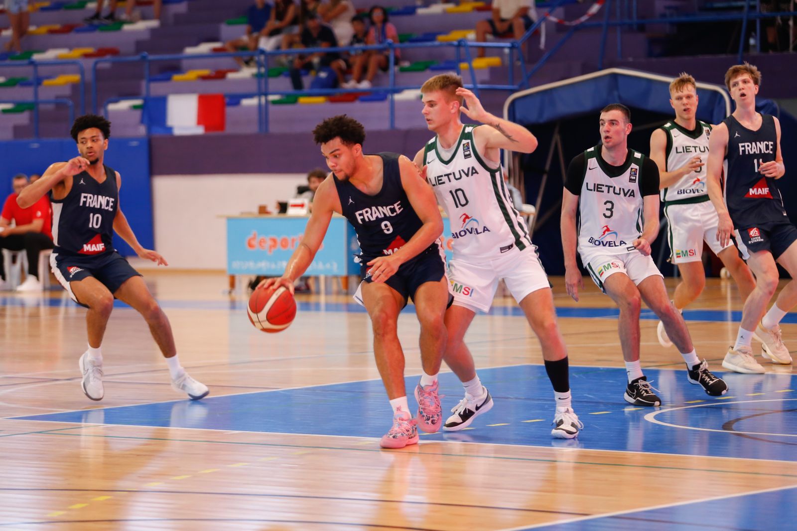 Las fotos de la primera jornada del torneo Internacional U20 de baloncesto de La Línea