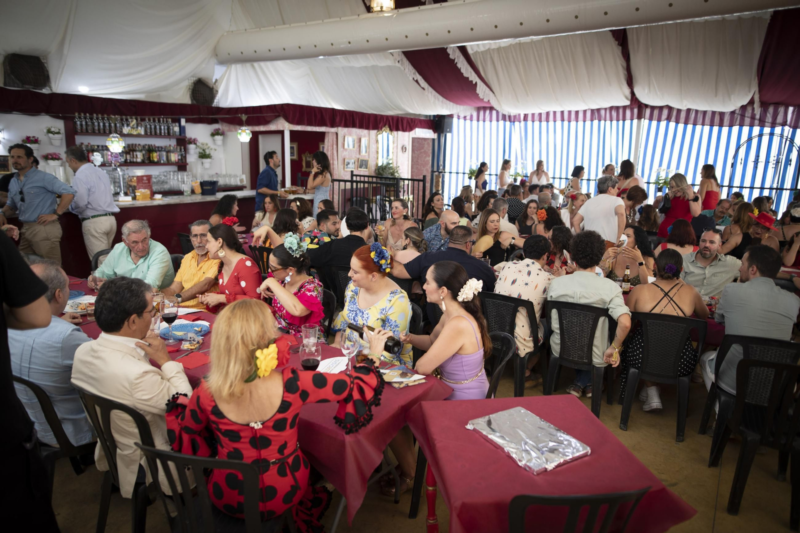 Granada vive su tercer día de Corpus entre comida, baile y columpios: las imágenes