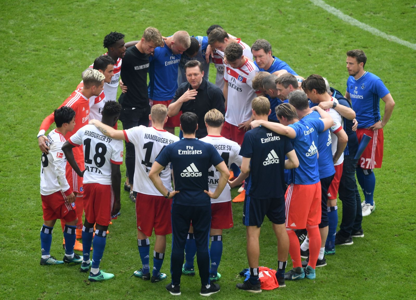 El Hamburgo llora su histórico descenso