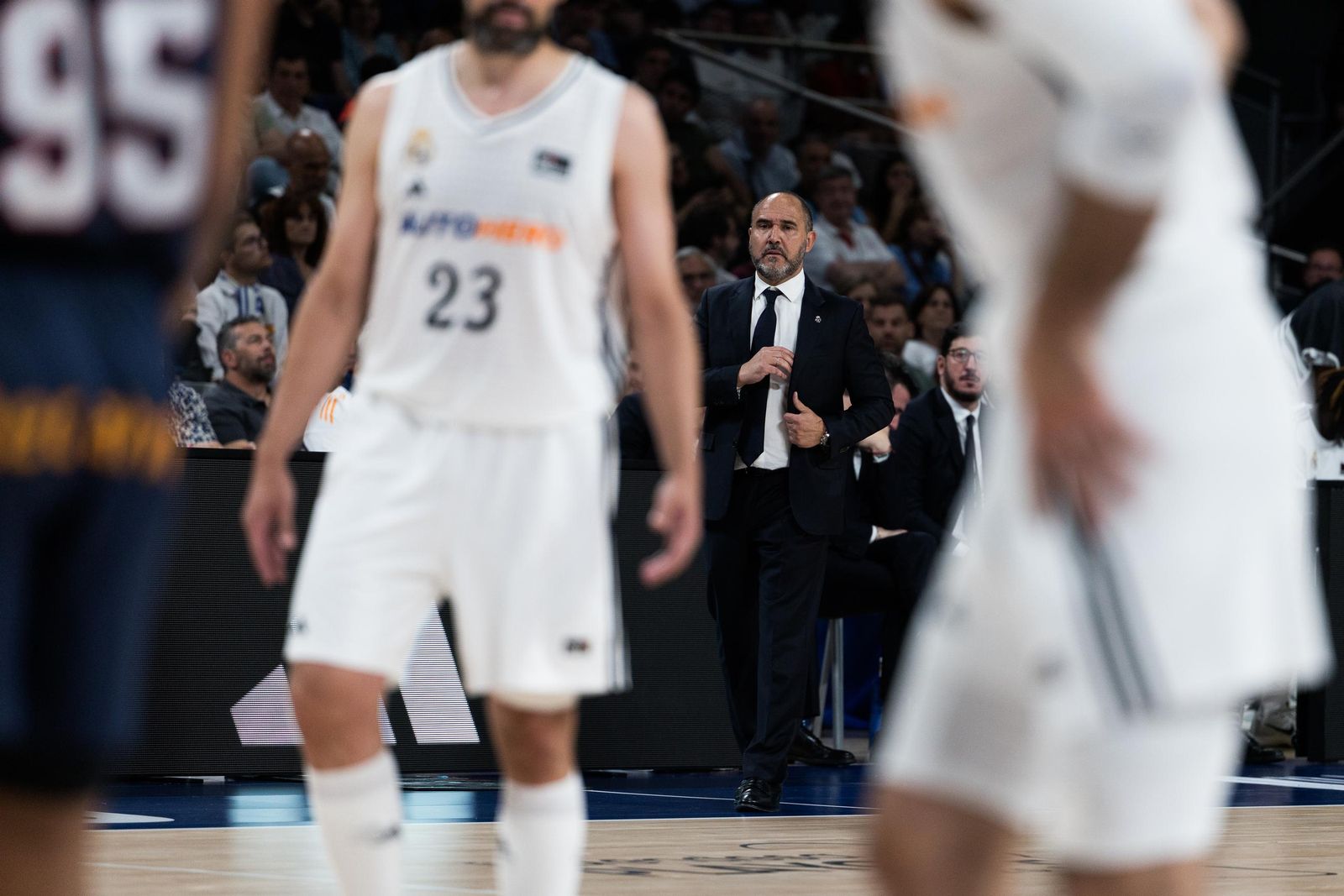 El Real Madrid sufre pero gana al Baskonia (82-76)