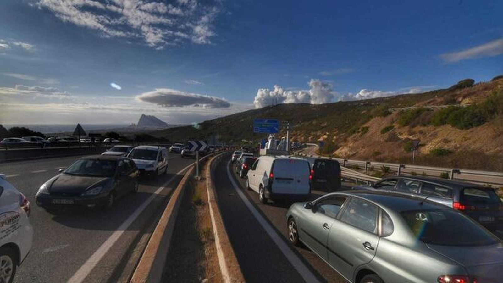 Carretera colapsada.