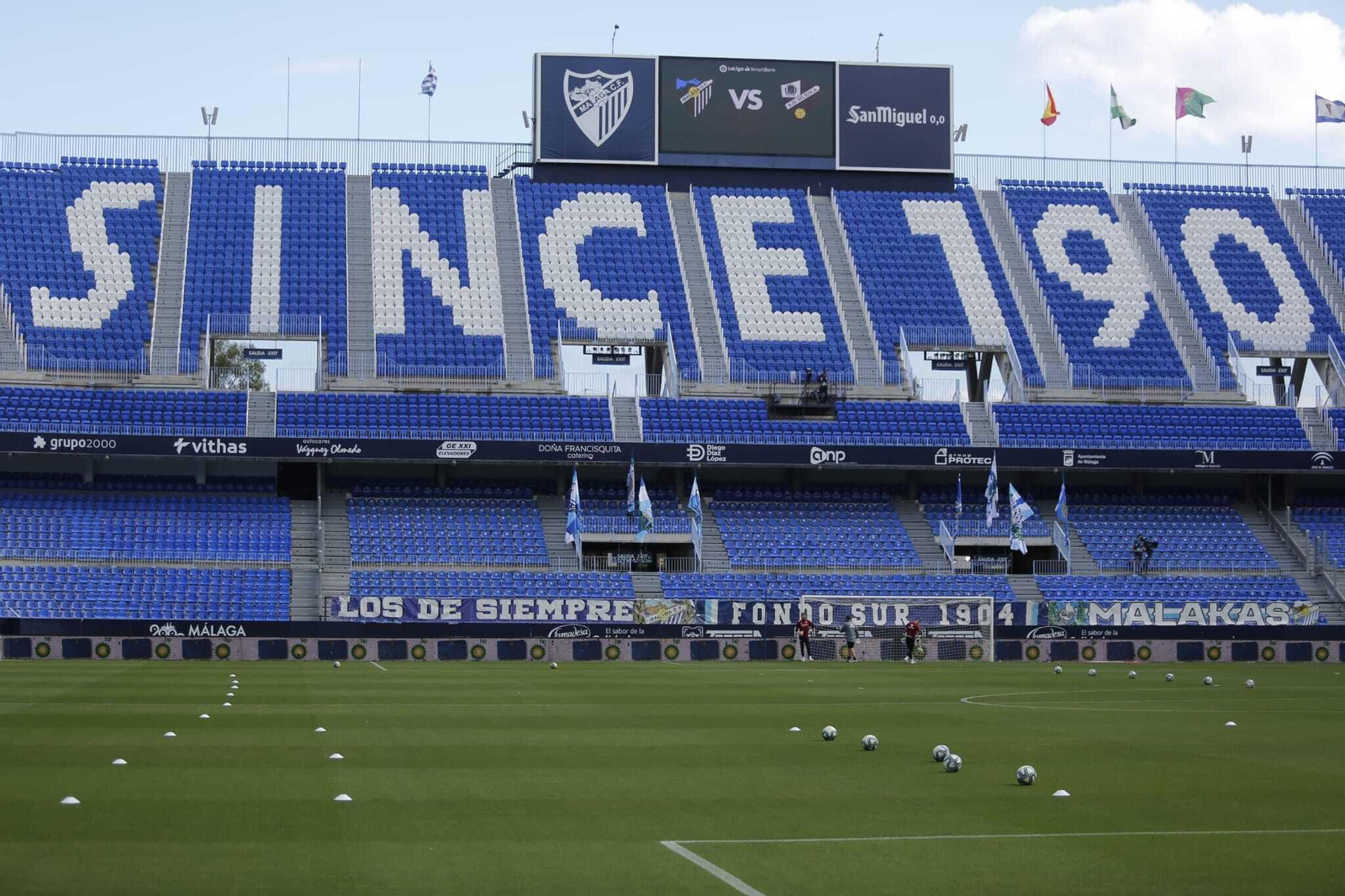 Galería: Llegada y prolegómenos del equipo a La Rosaleda antes del Málaga CF-SD Huesca