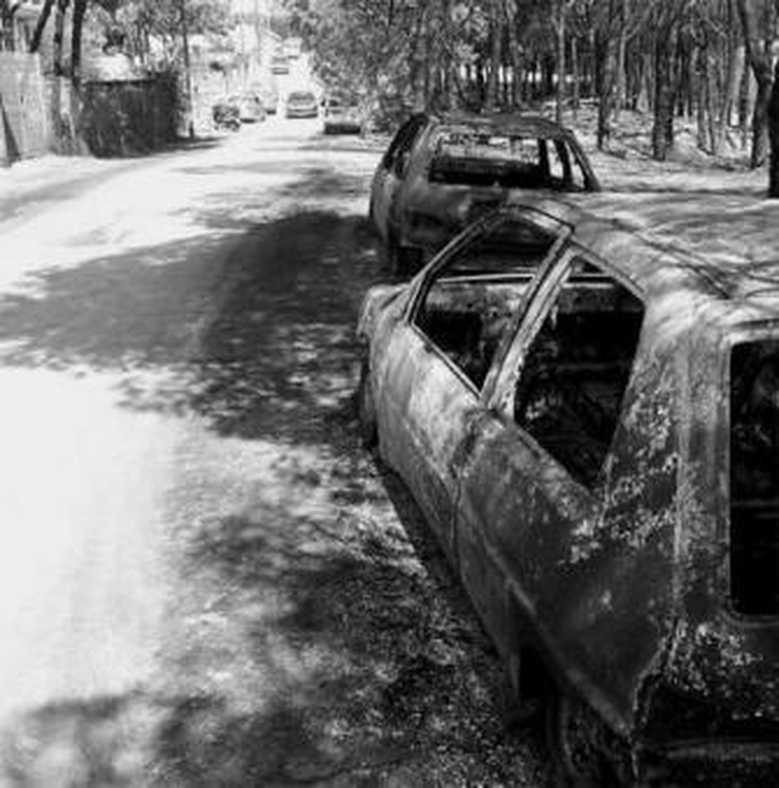 El fuego causó graves daños en la urbanización Ciparsa.