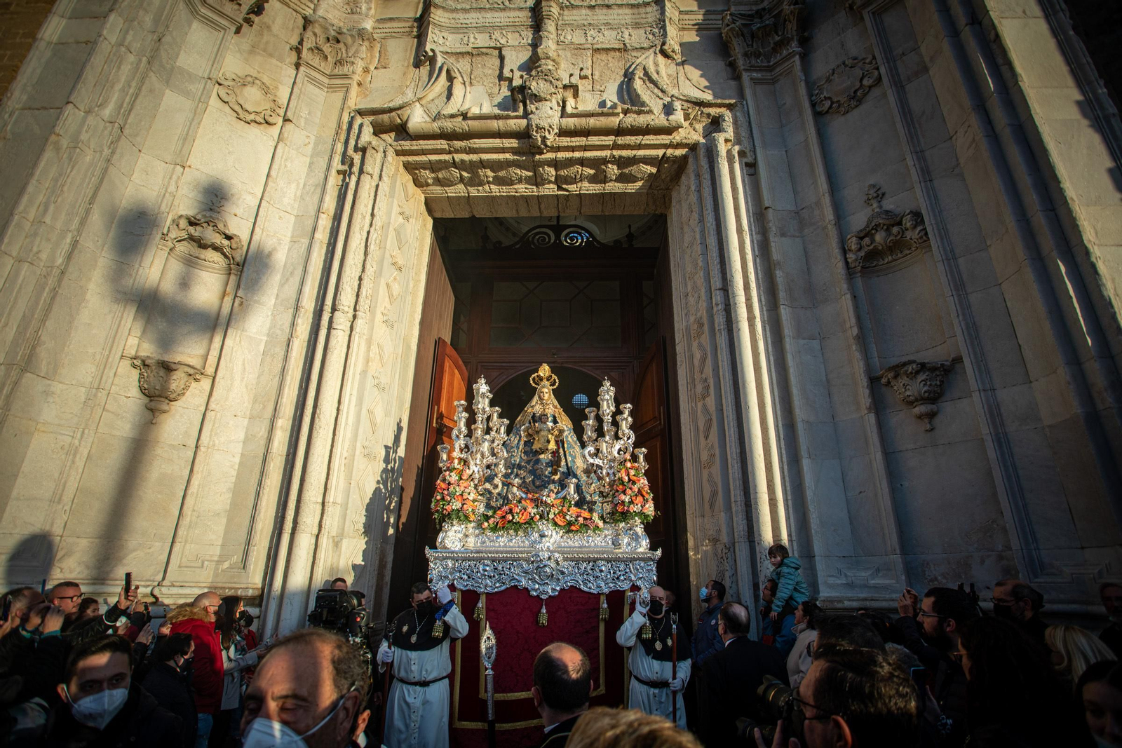Histórica procesión con la Patrona y el Nazareno en la festividad de la Inmaculada