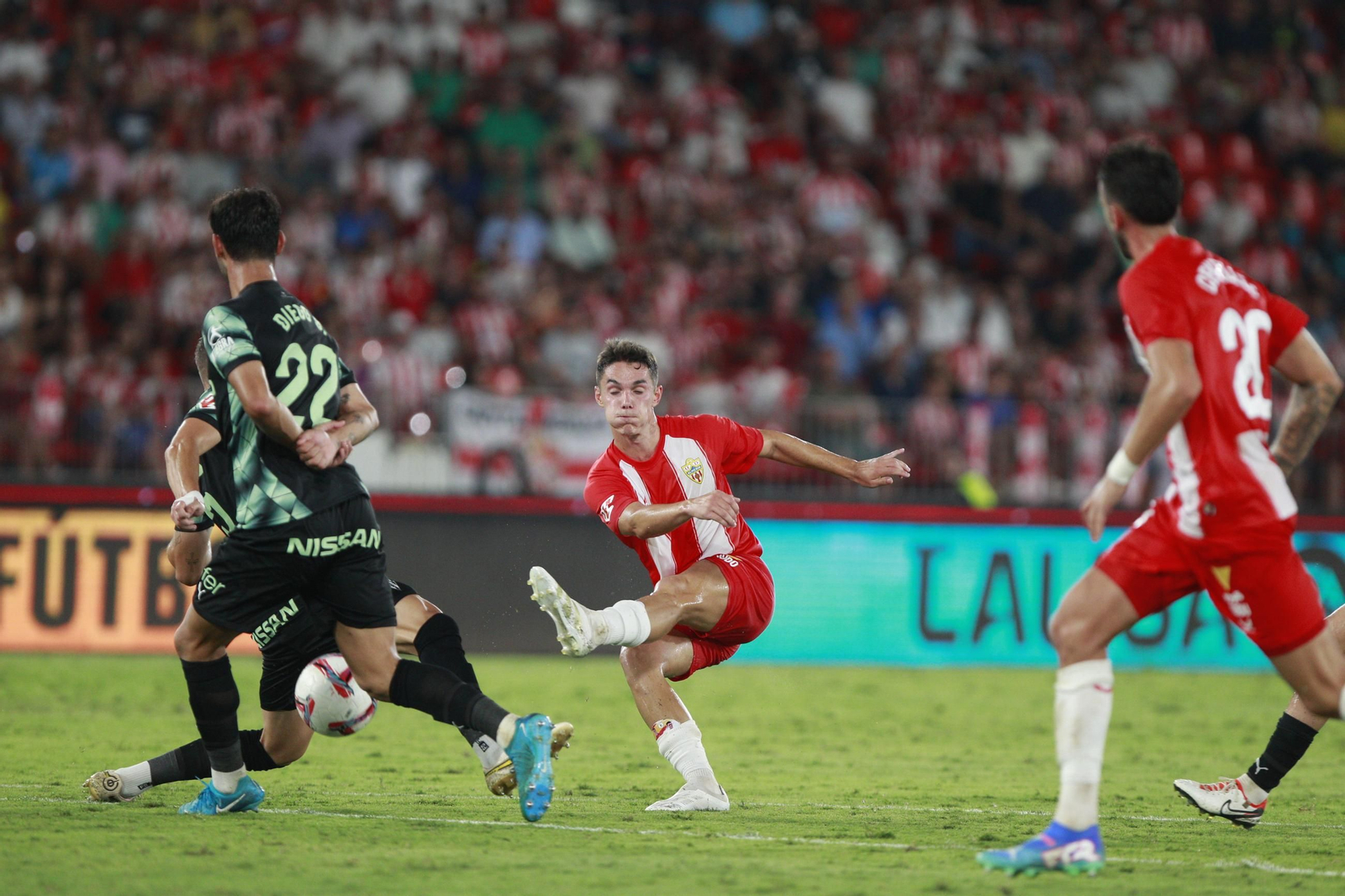 El partido U.D. Almería-Sporting de Gijón, en imágenes